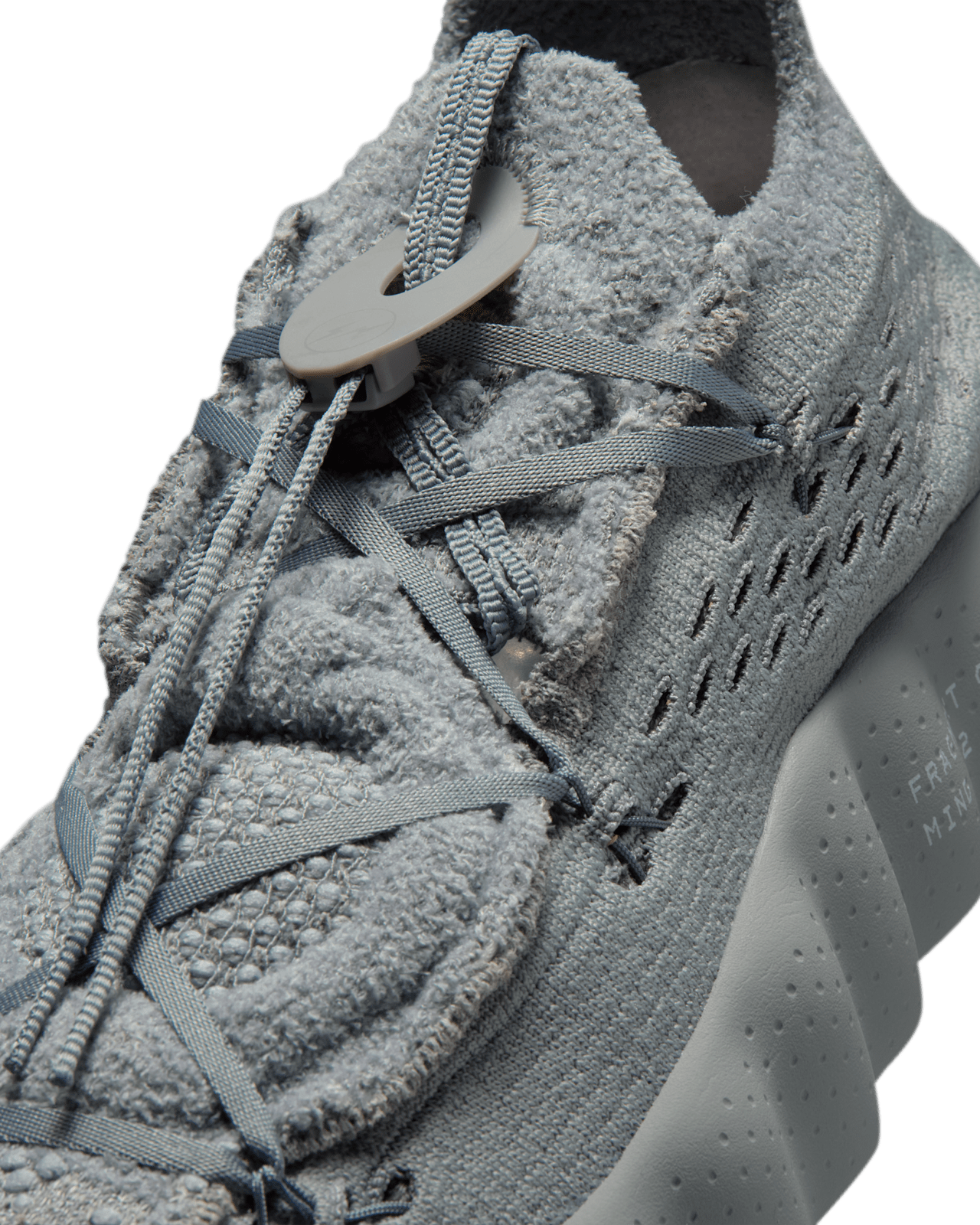 NIKE公式】Mind 002 x フラグメント 'Particle Grey' (IQ8504-001